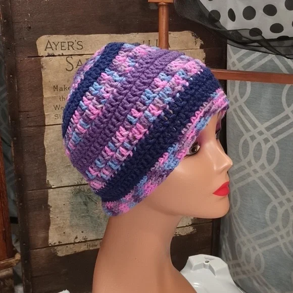 M9 Handmade Purple Pink Tone Crochet Striped Beanie Cap Hat Toboggan - Picture 1 of 4